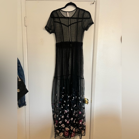 Exhilaration maxi embroidery dress size M - Picture 3 of 3